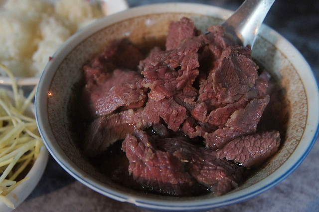 [食記] 絕對要早起來吃一次的台南六千牛肉湯